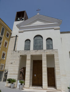 Radio Amore trasmette dal Convento dei Padri Mercedari di San Cataldo, annesso al Santuario Santa Maria delle Grazie
